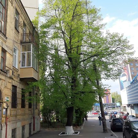 1 Stop From Railway Station Apartamento Kiev Exterior foto
