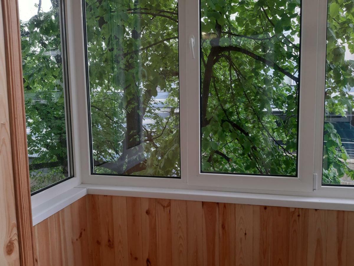 1 Stop From Railway Station Apartamento Kiev Exterior foto