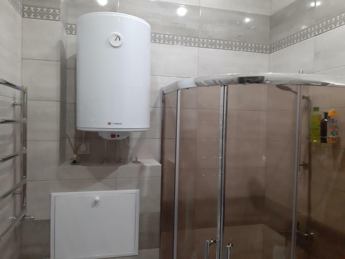 1 Stop From Railway Station Apartamento Kiev Exterior foto